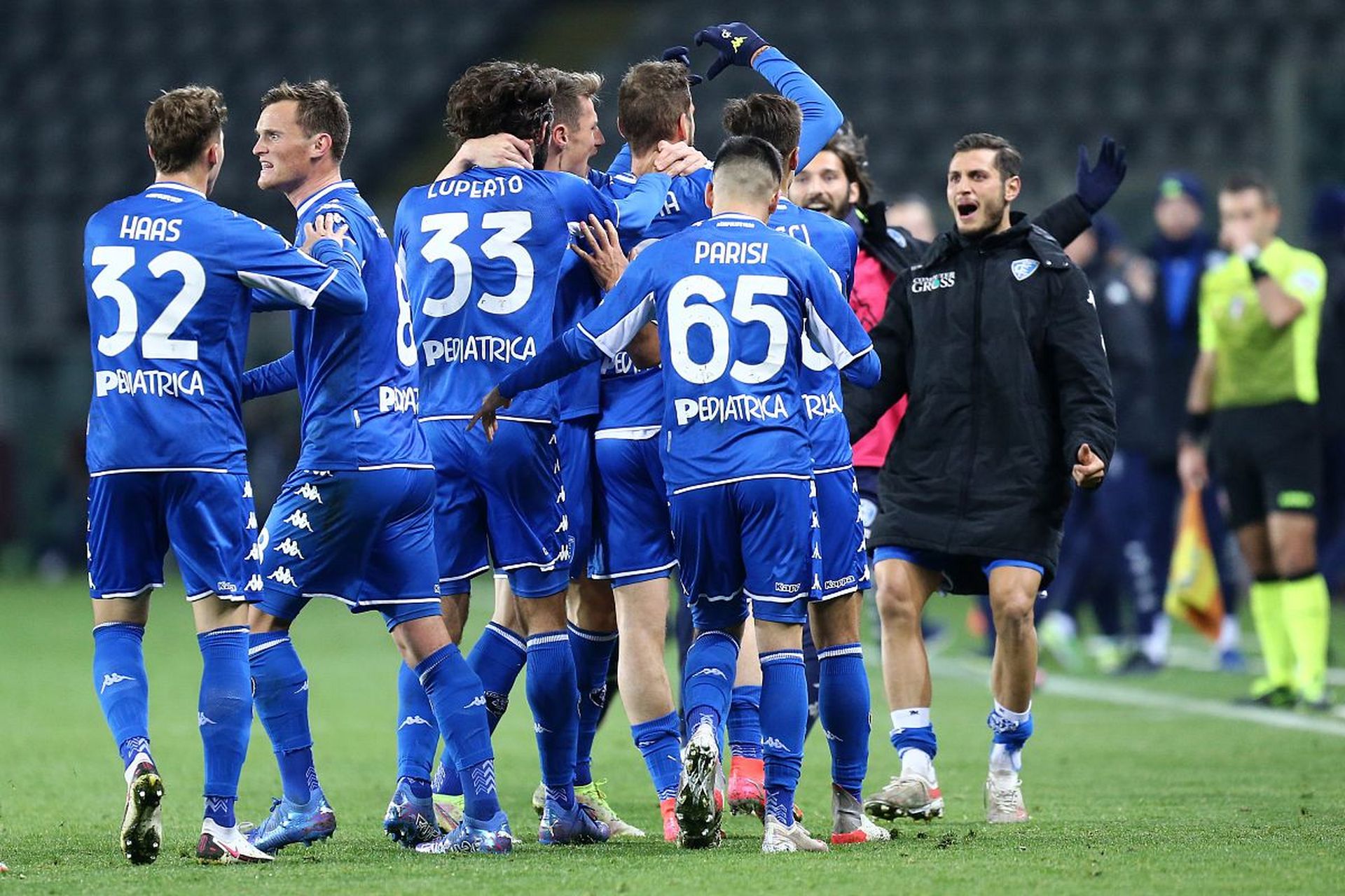 乱曼城后防 乱曼城后防